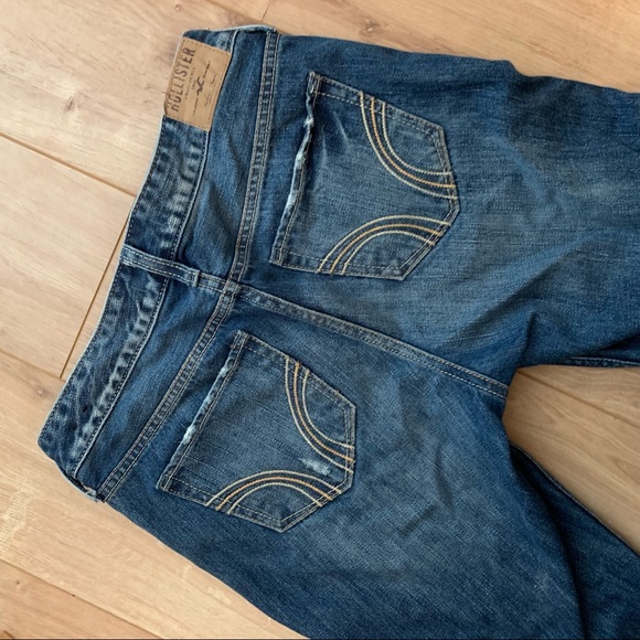 Hollister Boyfriend Jeans - Picture 4 of 6